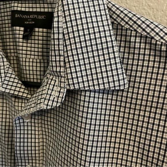 Men’s Banana republic button up shirt - Picture 2 of 4